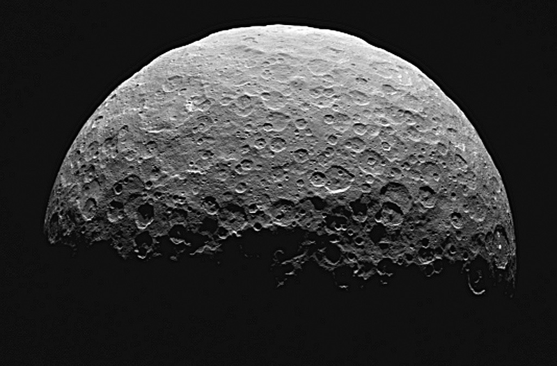 Illustration for article titled Dawn fotografía de cerca los misteriosos puntos brillantes de Ceres